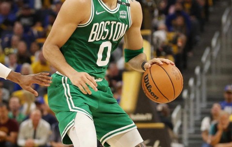 九游游戏app官方下载 - 浓眉哥迎来三赛季高光表现，公牛球迷沸腾！